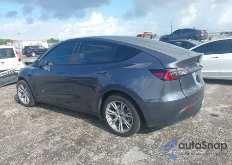 2023 Tesla Model Y z USA, uszkodzony, nr VIN 7SAYGAEE1PF968969